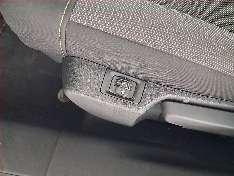 Citroën C3 (2022) Feel 1.2 PureTech, Serv.kniha - fotka 20 z 20