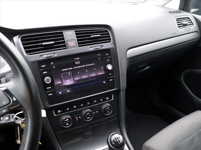 Volkswagen Golf 1.6 TDI Maraton Edition Serv.K - fotka 16 z 27
