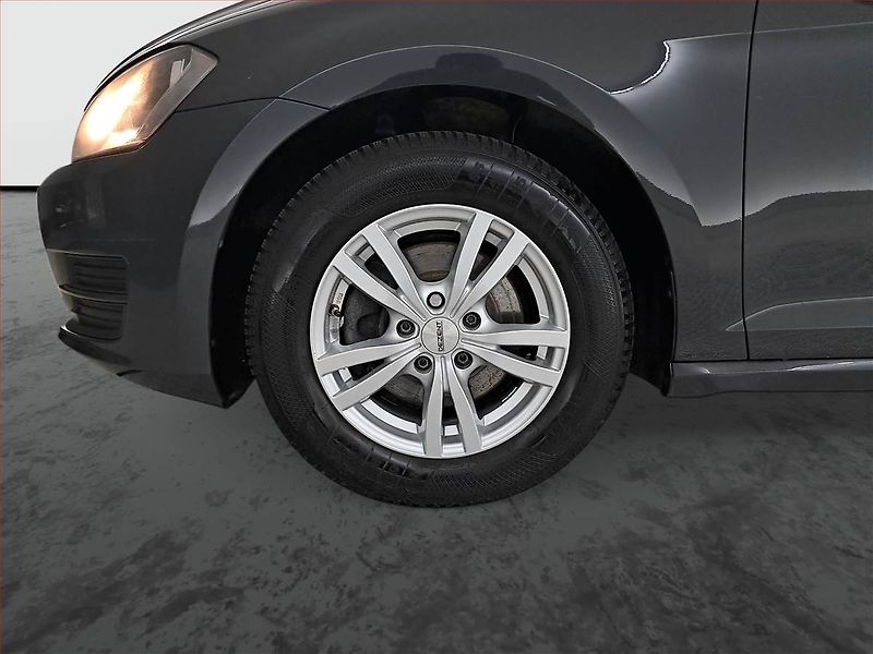 Volkswagen Golf (2016) 1.2 TSI - fotka 15 z 17