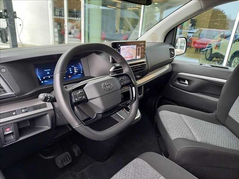 Toyota ProAce Verso L2 2,0D 177k AT8 Family 8S  FU - fotka 9 z 11