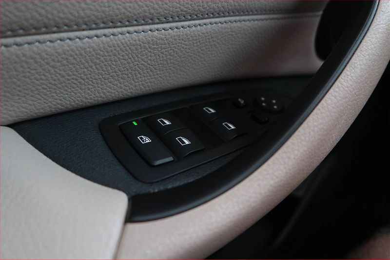 BMW X1 (2018) xDrive20i, 4X4, Automat - fotka 18 z 19