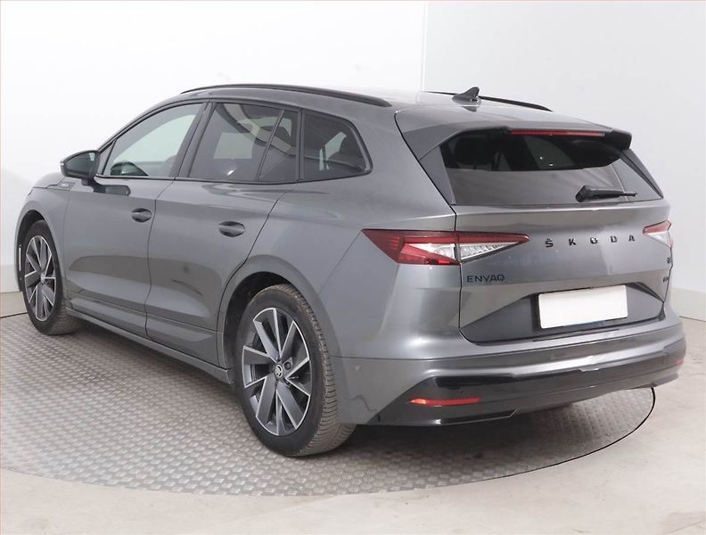 Škoda Enyaq (2023) Sportline 60 (62 kWh), SoH 93% - fotka 4 z 21