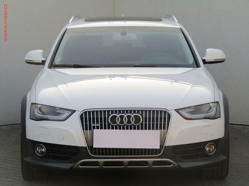 Audi A4 Allroad (2011) 2.0 TSFi - fotka 2 z 3