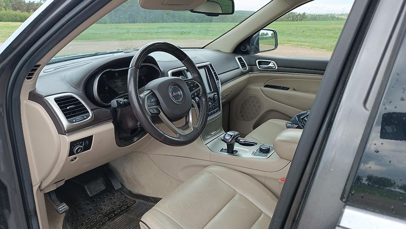 Jeep Grand Cherokee 3,0d Overland Nové v ČR - fotka 7 z 52