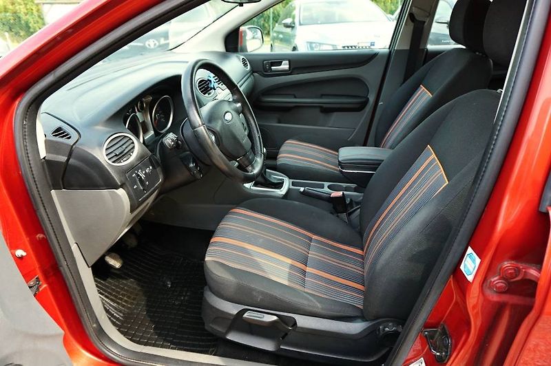 Ford Focus (2009) TREND 1,6 16V 74 kW - fotka 24 z 36