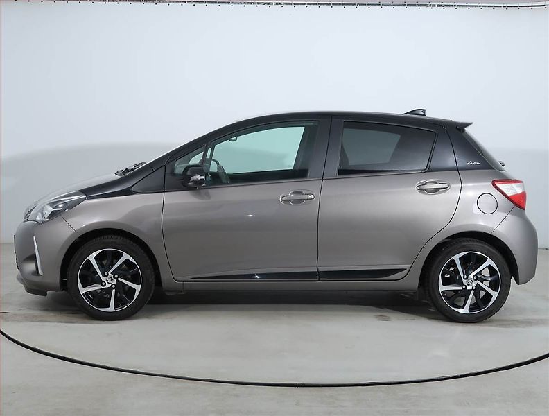 Toyota Yaris (2020) 1.5 Dual VVT-i, Serv.kniha - fotka 3 z 19