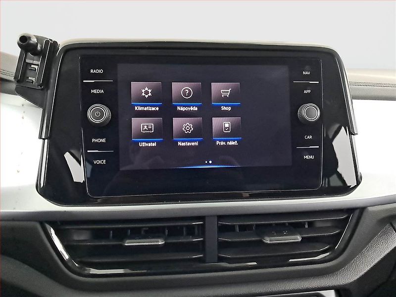Volkswagen T-Roc (2022) 1.5 TSI - fotka 18 z 19
