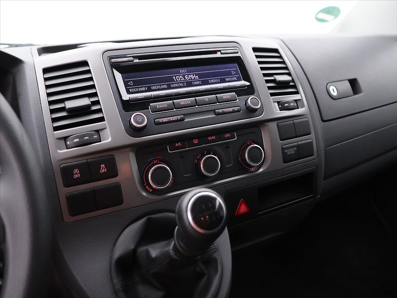 Volkswagen Multivan 2,0 TDI 84kW Klima 1.Maj 80tkm - fotka 19 z 30