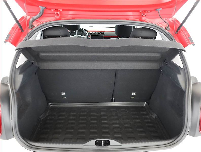 Citroën C3 (2018) 1.2 PureTech, Automat, Navi - fotka 18 z 19