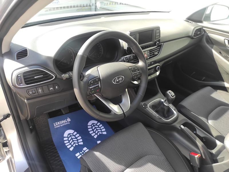 Hyundai i30 1,4DOHC 16V,73kW,Top KM - fotka 10 z 37