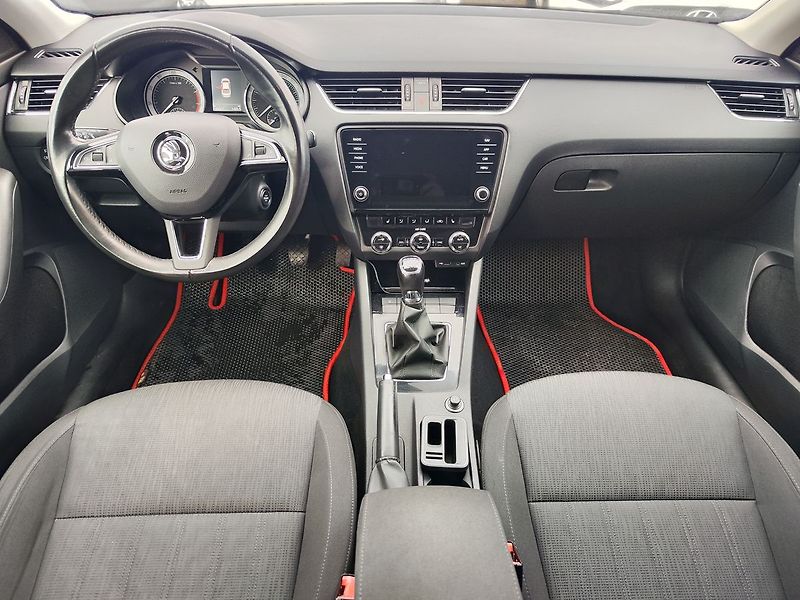 Škoda Octavia 1.8 TSI/132kW Style Plus ČR - fotka 14 z 30