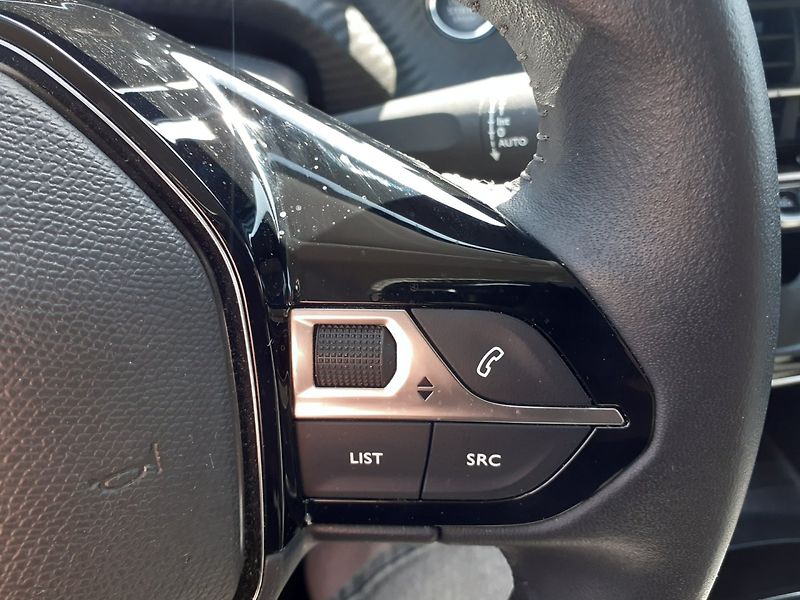Peugeot 208 (2023) ELEKTRO 100Kw NAVIGACE - fotka 10 z 39