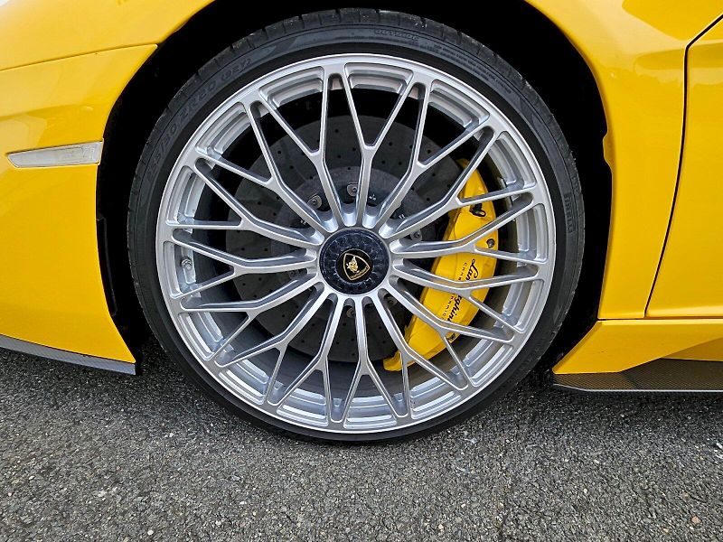 Lamborghini Aventador (2018) - fotka 16 z 22