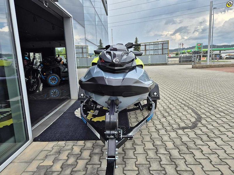Sea Doo (2024) 21RH - RXP XRS 1-up 325hp - AK - fotka 10 z 21