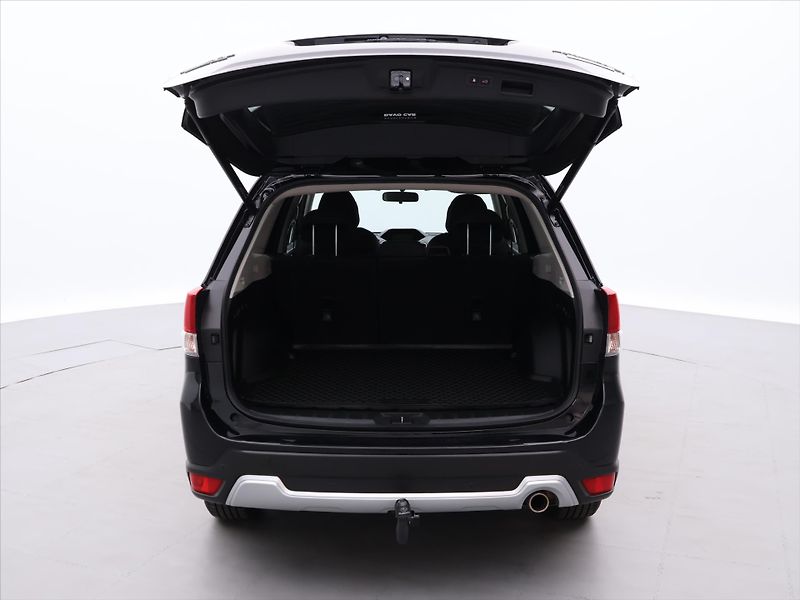 Subaru Forester 2,0 e-Boxer 110kW Comfort CZ - fotka 9 z 38