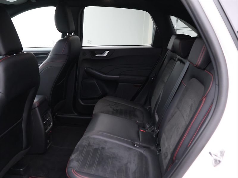 Ford Kuga 2,0 TDCi 140kW AWD ST Line X C - fotka 14 z 34
