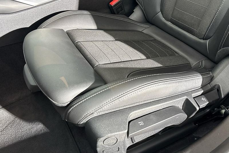 BMW Řada 3 320d xDrive - fotka 7 z 23