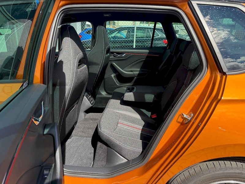 Škoda Kamiq (2025) 1.0 TSI 85 kW DSG Monte Carlo - fotka 10 z 25