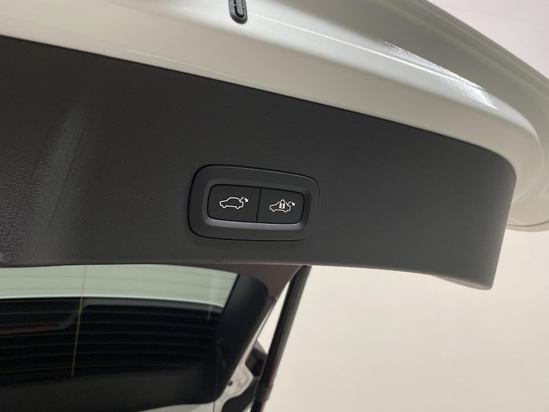 Volvo XC40 (2026) B4 AUT DARK PLUS - fotka 22 z 65