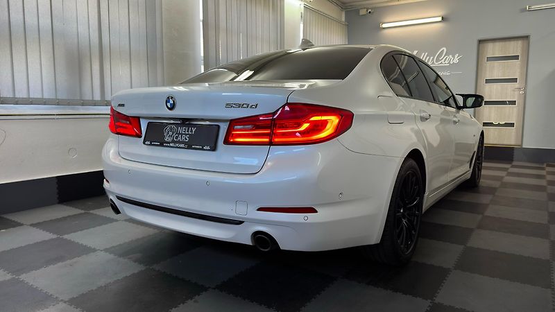 BMW Řada 5 XDIRVE/SPORT LINE/2 SADY GUM - fotka 6 z 55
