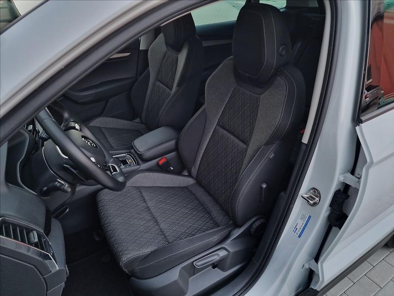 Škoda Karoq 2.0 TDI Style DSG,ČR,1.Maj - fotka 38 z 50