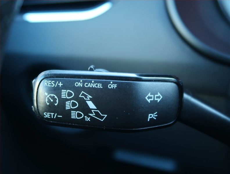 Škoda Octavia (2018) Style 1.4 TSI, Tempomat - fotka 17 z 21