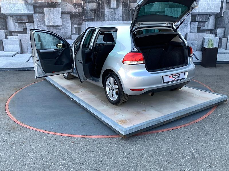 Volkswagen Golf (2012) 1.2TSi, 77KW, MATCH - fotka 9 z 21