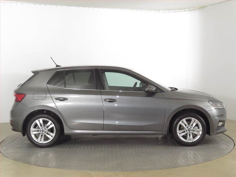 Škoda Fabia (2025) Top Selection 1.0 TSI - fotka 6 z 18