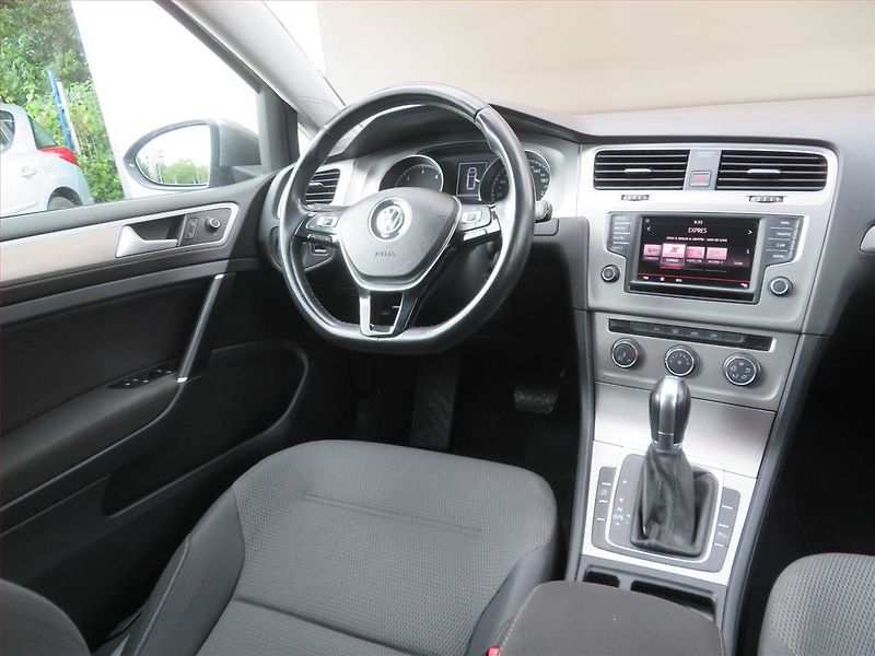Volkswagen Golf (2016) 1.6 TDI, Automat, Serv.kniha - fotka 7 z 17