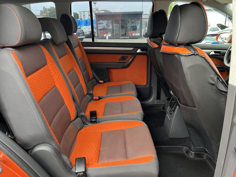 Volkswagen Touran Cross 1.4TSi 125KW DSG  - fotka 23 z 34