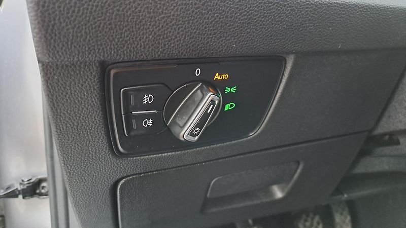 Volkswagen Passat 1.6 TDI ComfortLine Business - fotka 27 z 36