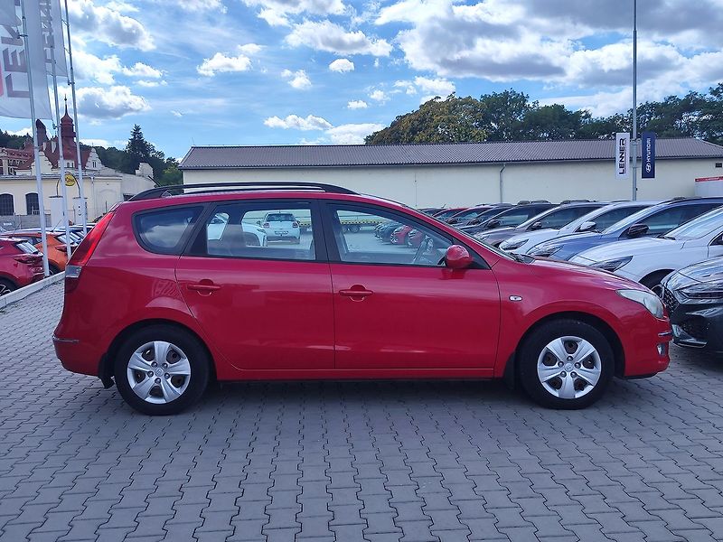 Hyundai i30 1.6 CVVT/92kW Made in Czech - fotka 4 z 24