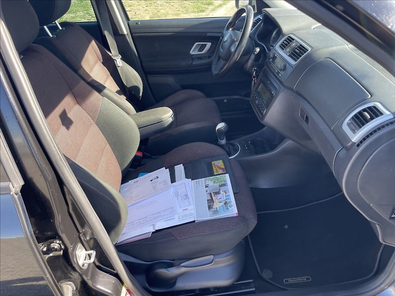 Škoda Fabia 1,4 i 16V 63kw Sportline Klima - fotka 13 z 42