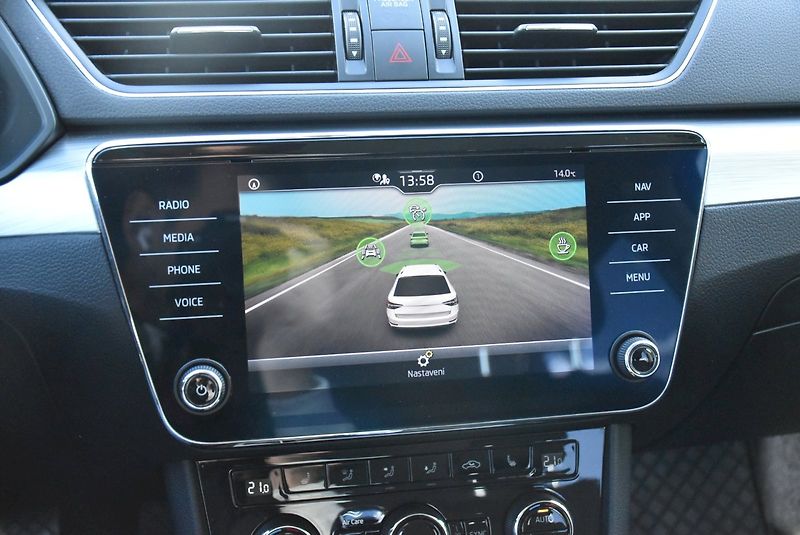 Škoda Superb (2021) Ambition plus 1.5 TSI 110kW DS - fotka 17 z 29