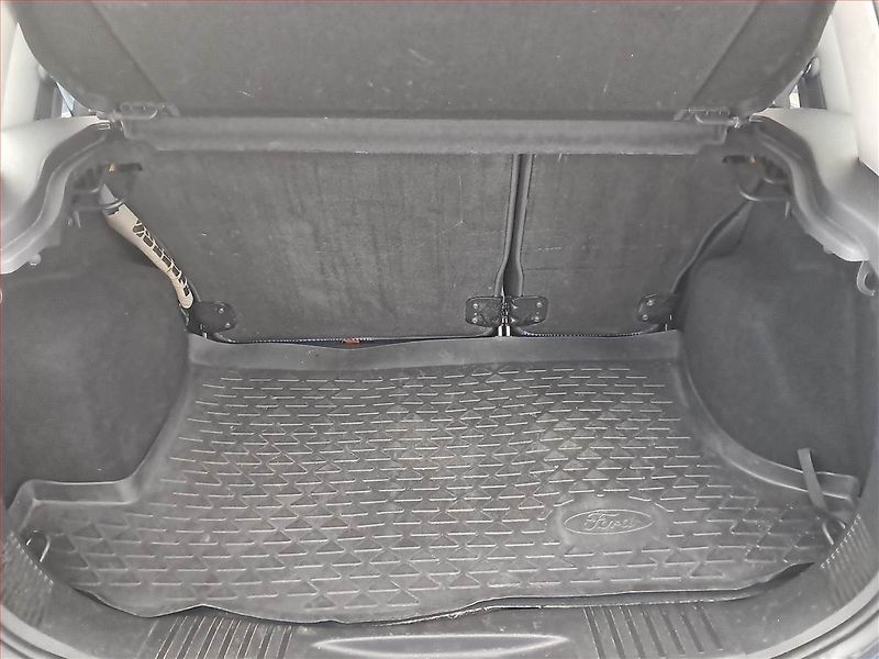 Ford Fusion (2010) 1.4, Tažné, plně pojízdný - fotka 13 z 15