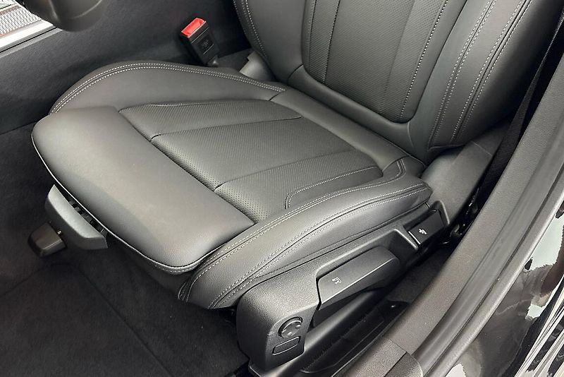 BMW Řada 3 řady 3 | 320d xDrive - fotka 7 z 26