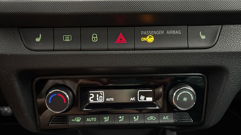 Škoda Fabia 1.0 TSI Ambition Combi - fotka 13 z 23