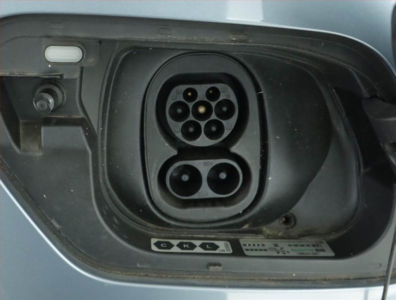 Volkswagen ID.3 (2020) Pro Perf. (62 kWh), SoH 86% - fotka 18 z 19