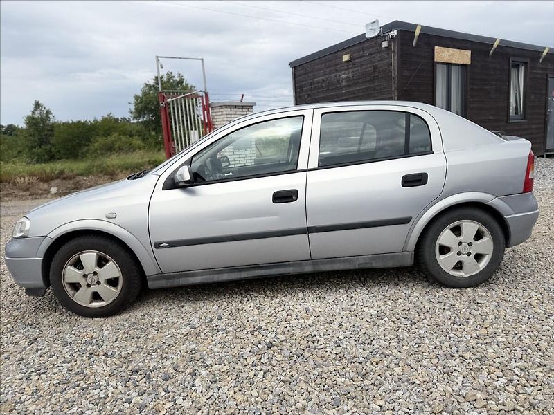 Opel Astra 1,6 16V 74tKm DIGIKLIMA - fotka 8 z 20