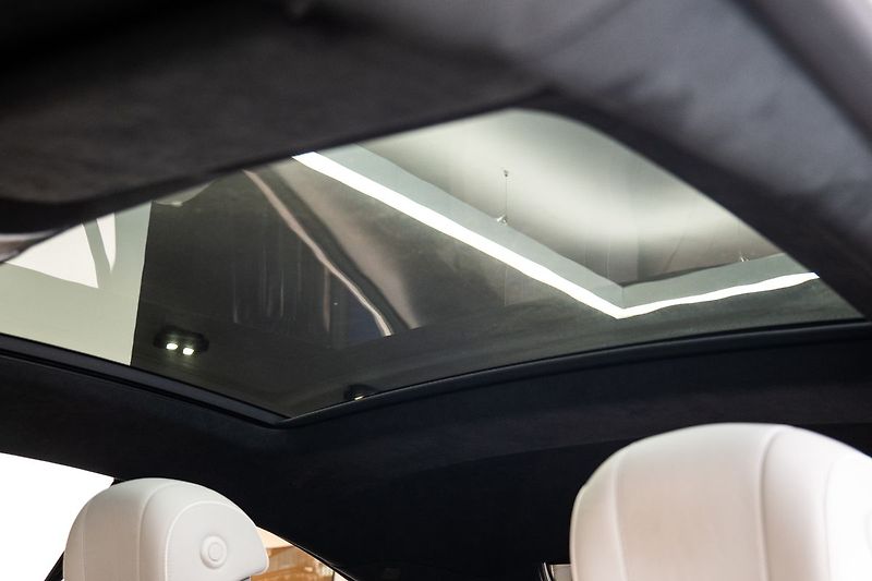 Mercedes-Benz Třídy S 4MATIC coupé - fotka 19 z 24