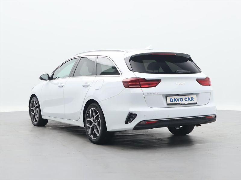 Kia Ceed SW 1,5 T-GDI 118kW TOP DCT CZ - fotka 5 z 30
