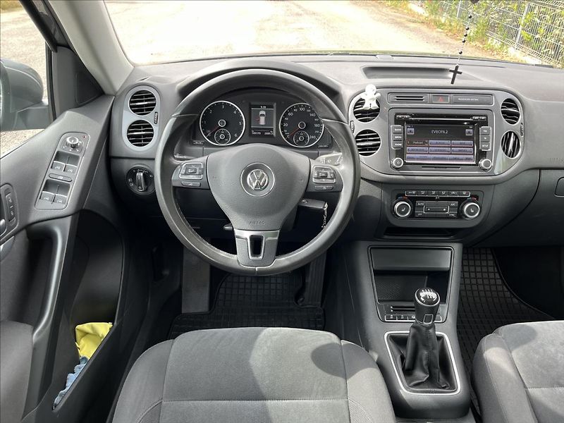 Volkswagen Tiguan 2,0 TDi ROZVODY KLIMA 2xKOLA - fotka 14 z 48