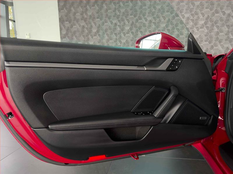 Porsche 911 (2024) Carrera S - fotka 12 z 20