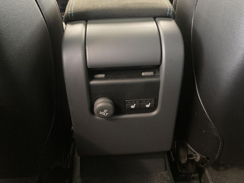 Volvo V60 T6 AWD POLESTAR  - fotka 17 z 38