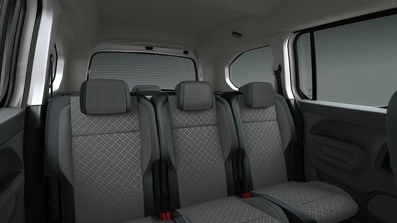 Opel Combo (2026) EleganceL2H1 1.5CDTI AT8 7míst - fotka 6 z 8