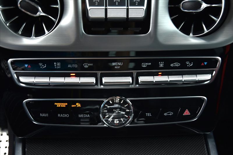 Mercedes-Benz Třídy G 63 AMG MANUFAKTUR ZÁRUKA ČR - fotka 23 z 32