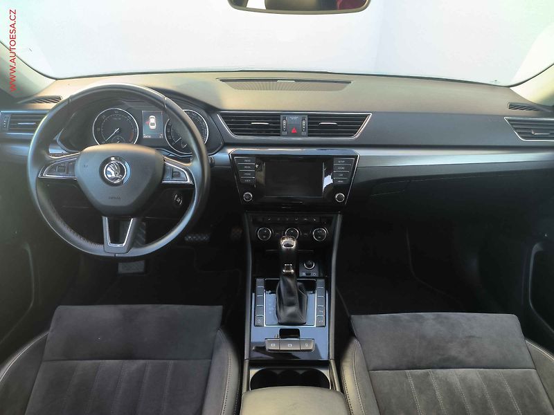 Škoda Superb (2016) 2.0 TDi, ČR, DSG, LED - fotka 8 z 23