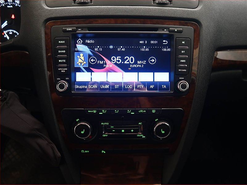 Škoda Octavia (2012) 2.0 TDI, Tempomat - fotka 12 z 15