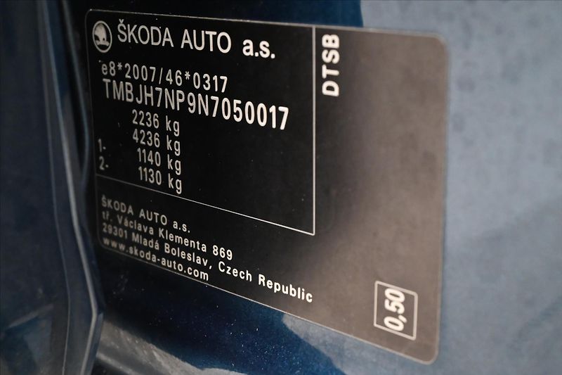 Škoda Superb 2,0 TDI 110kW DSG Style Záruka - fotka 12 z 33
