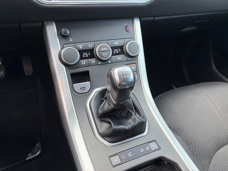 Land Rover Range Rover Evoque (2016) 2.0TD4 MANUÁL/178tkm/ - fotka 11 z 23